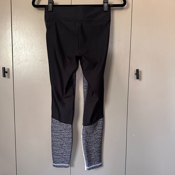 Under Armor Workout Tights - Picture 2 of 3